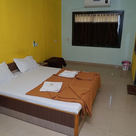 Hotel Umesh 다만 외부 사진