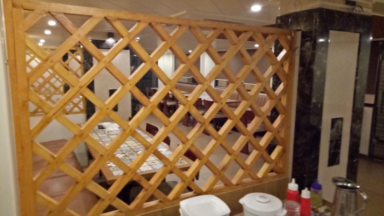 Hotel Umesh 다만 외부 사진