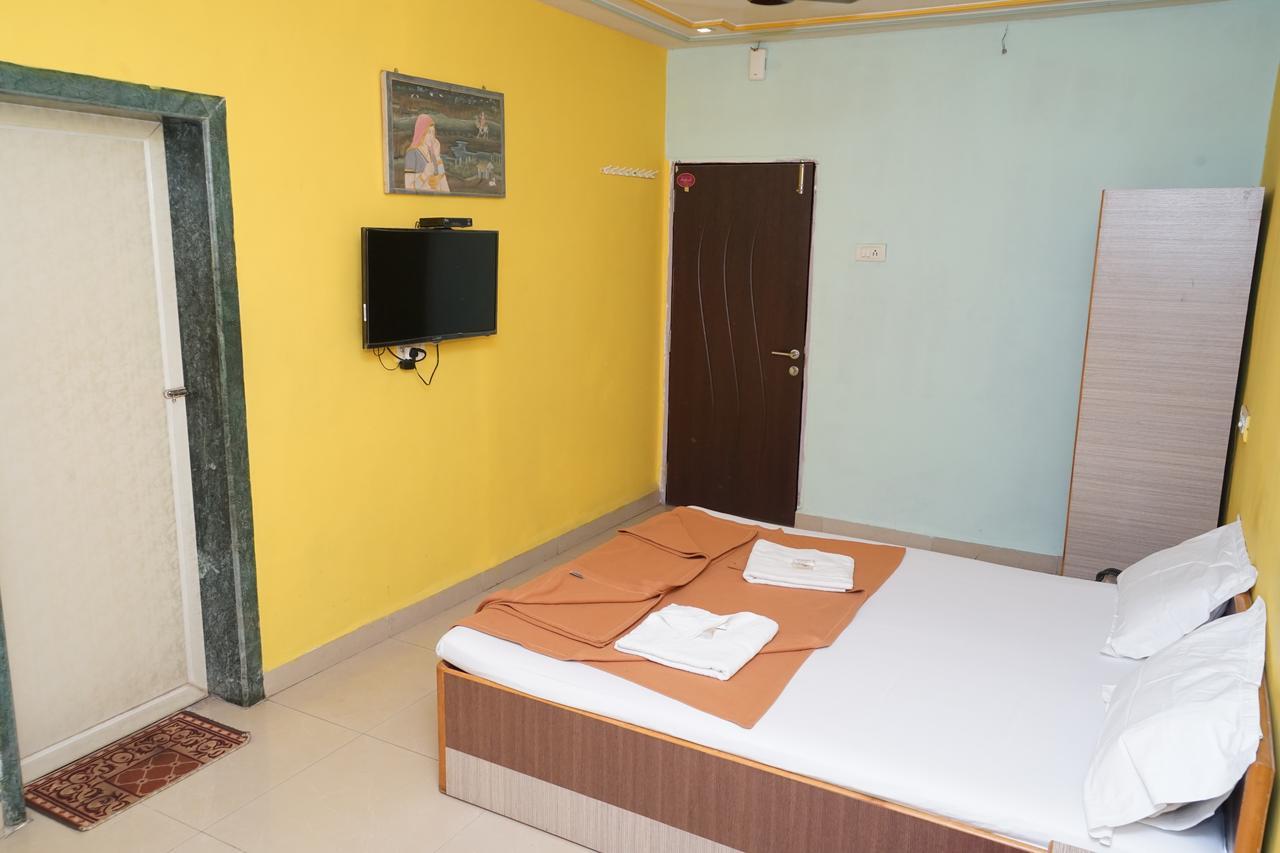 Hotel Umesh 다만 외부 사진