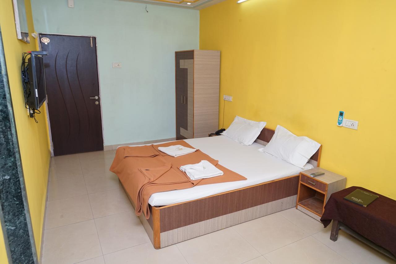 Hotel Umesh 다만 외부 사진